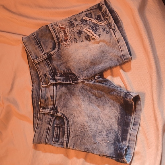 Cute wash denim shorts size 0-00 - Picture 1 of 5